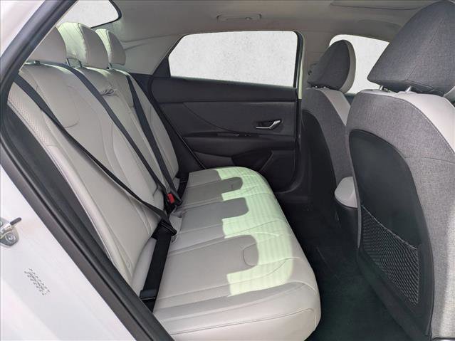 Used 2023 Hyundai Elantra Limited image 21