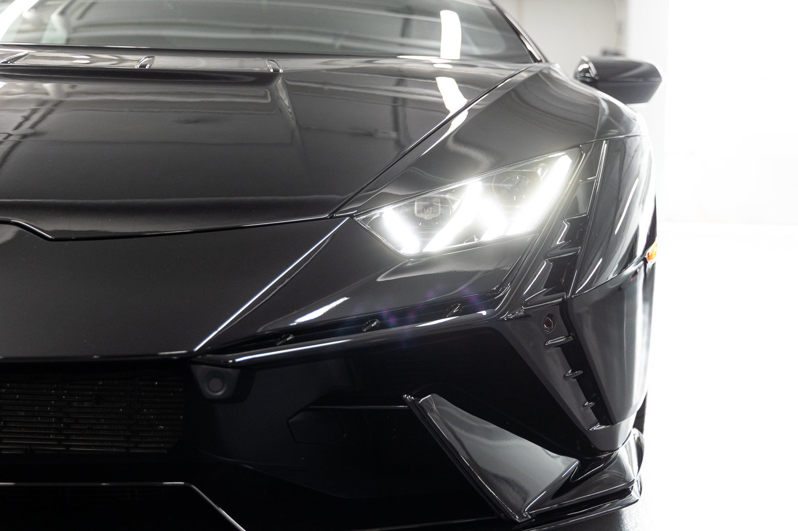 Used 2023 Lamborghini Huracan Tecnica RWD image 14