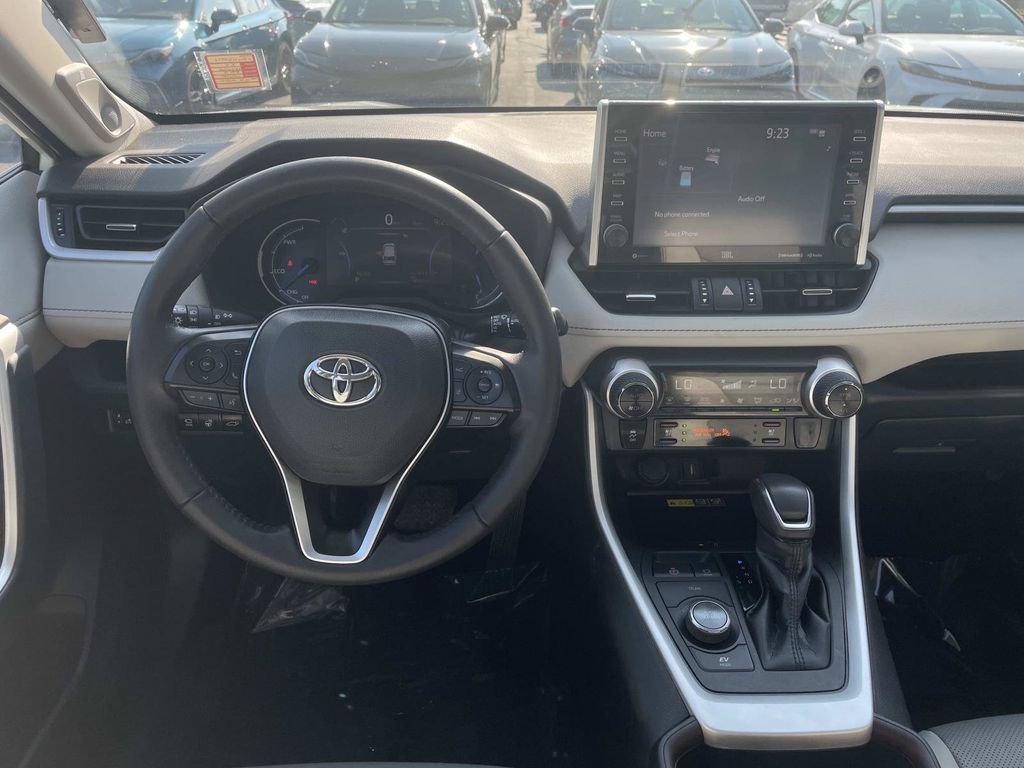 Used 2022 Toyota RAV4 Limited AWD/4WD image 20