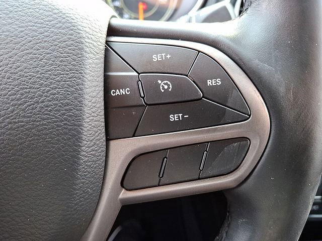 Used 2020 Jeep Cherokee Limited image 23