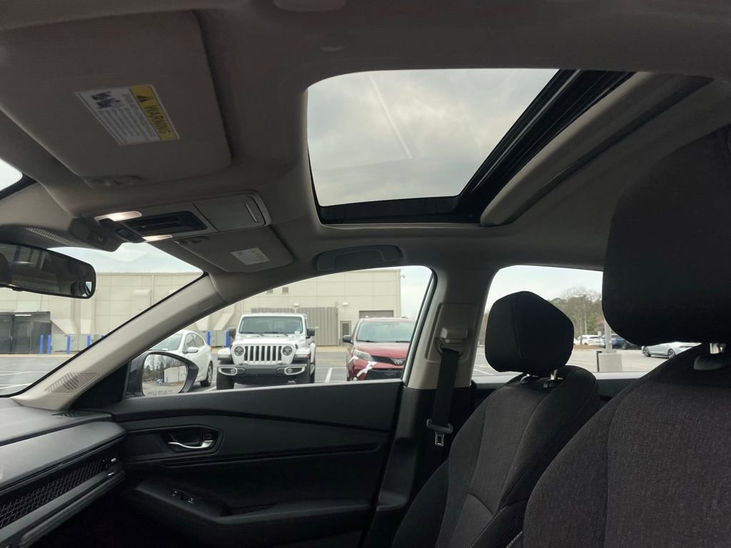 Certified 2025 Honda Accord SE image 28