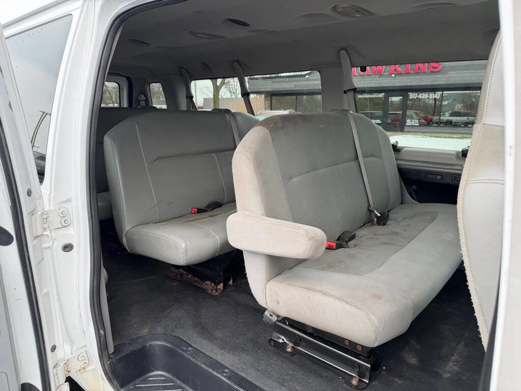Used 2009 Ford E-350 and Econoline 350 Extended Wagon Super Duty image 13