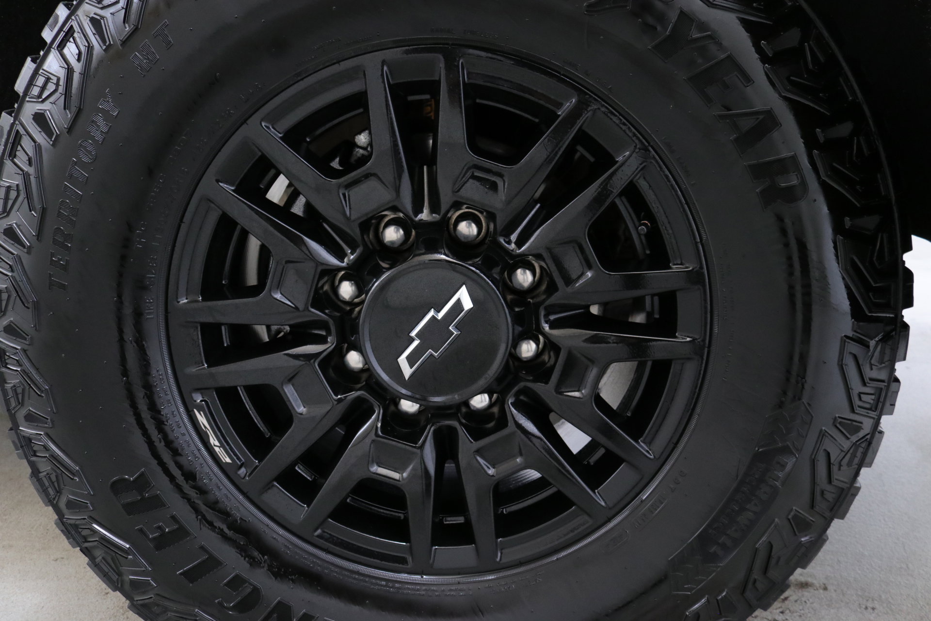 Used 2025 Chevrolet Silverado 2500 ZR2 w/ Technology Package image 33