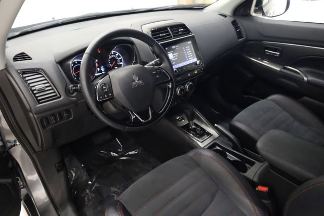 Used 2025 Mitsubishi Outlander Sport SE image 11