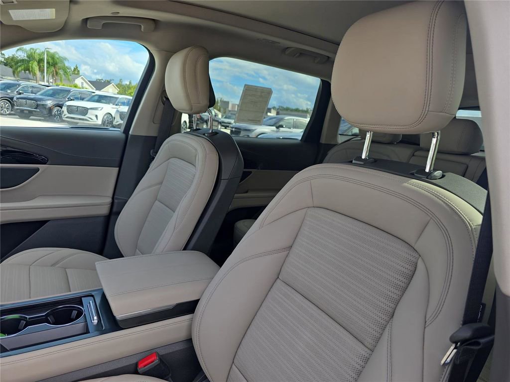 New 2025 Lincoln Nautilus Reserve image 16