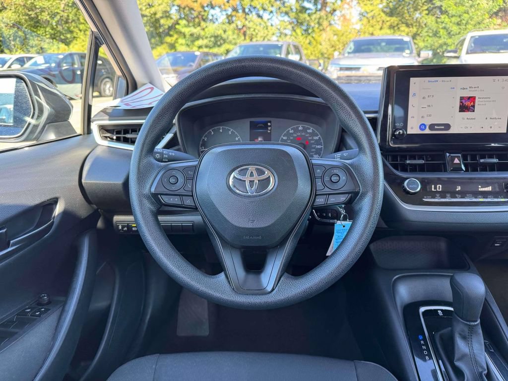 Used 2025 Toyota Corolla LE FWD image 22