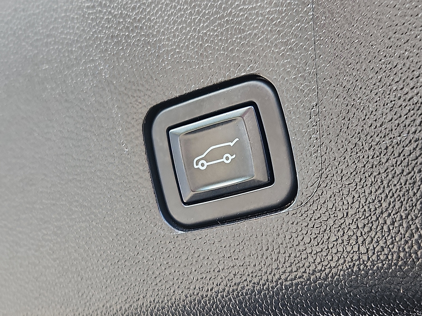 Used 2022 Chevrolet Traverse LT image 29