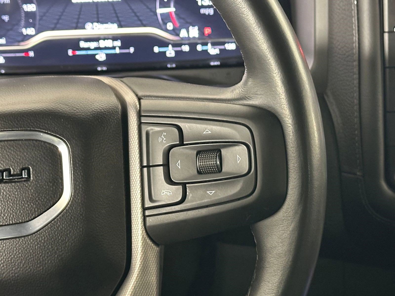 Used 2023 GMC Yukon Denali image 17