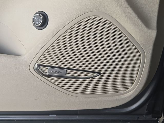 Certified 2022 Buick Envision Avenir w/ Technology Package II image 21