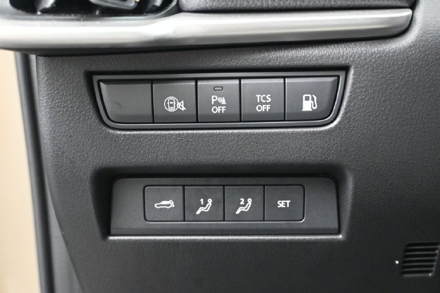 Certified 2025 MAZDA CX-70 Plug-In Hybrid w/ Premium Pkg AWD/4WD image 25