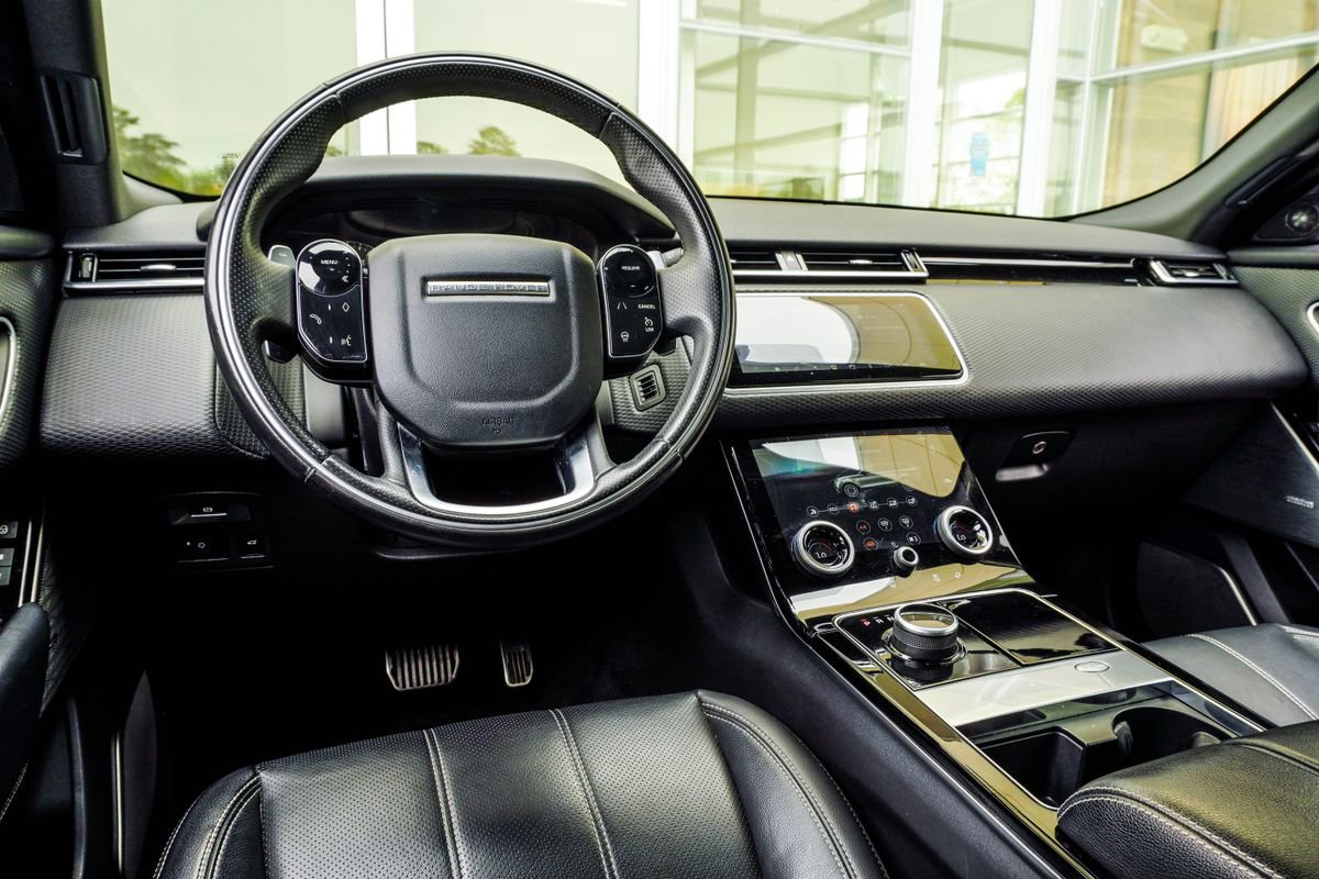 Used 2020 Land Rover Range Rover Velar R-Dynamic S image 15