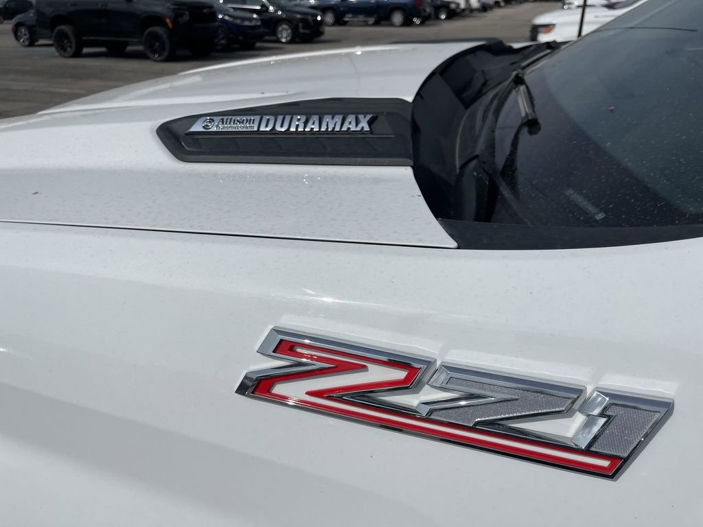 Used 2023 Chevrolet Silverado 2500 LT w/ Convenience Package AWD/4WD image 3