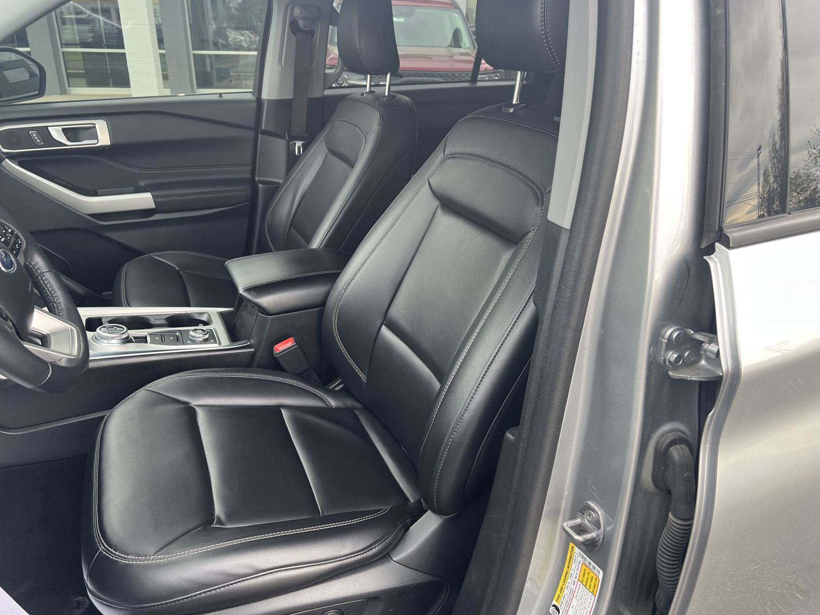 Certified 2023 Ford Explorer XLT w/ Equipment Group 202A AWD/4WD image 11