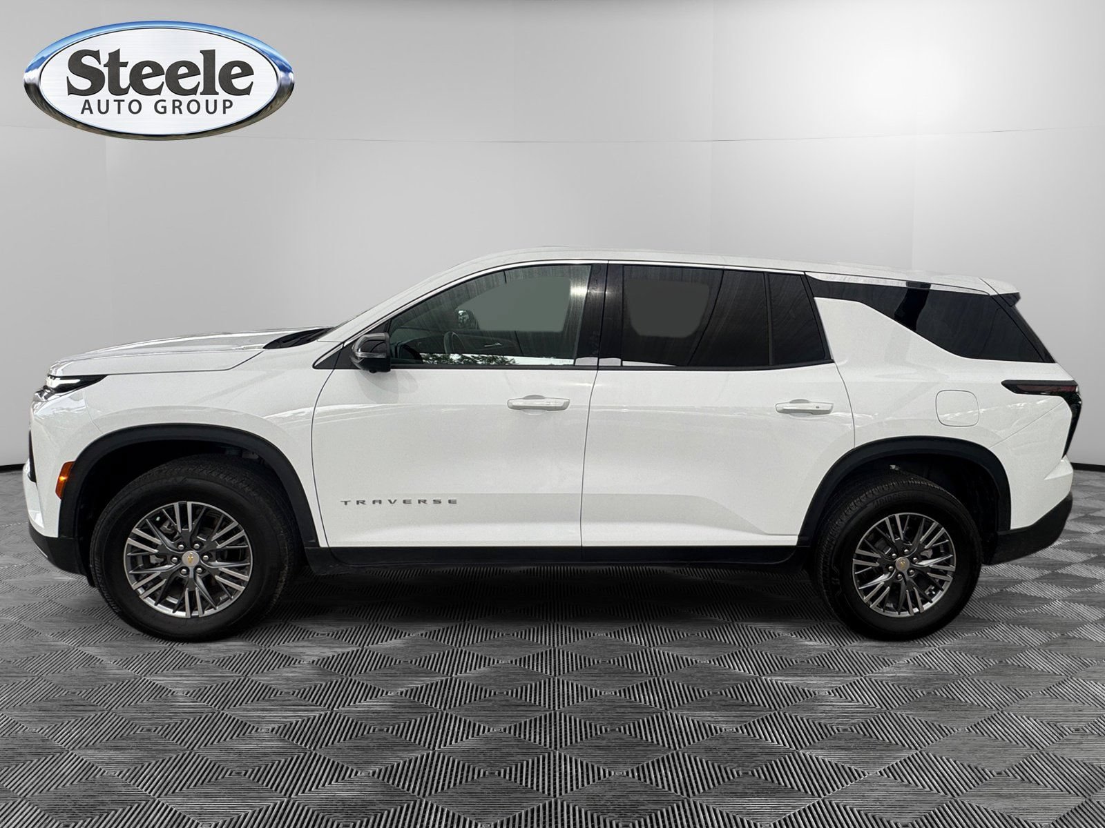 Certified 2024 Chevrolet Traverse LS FWD image 2