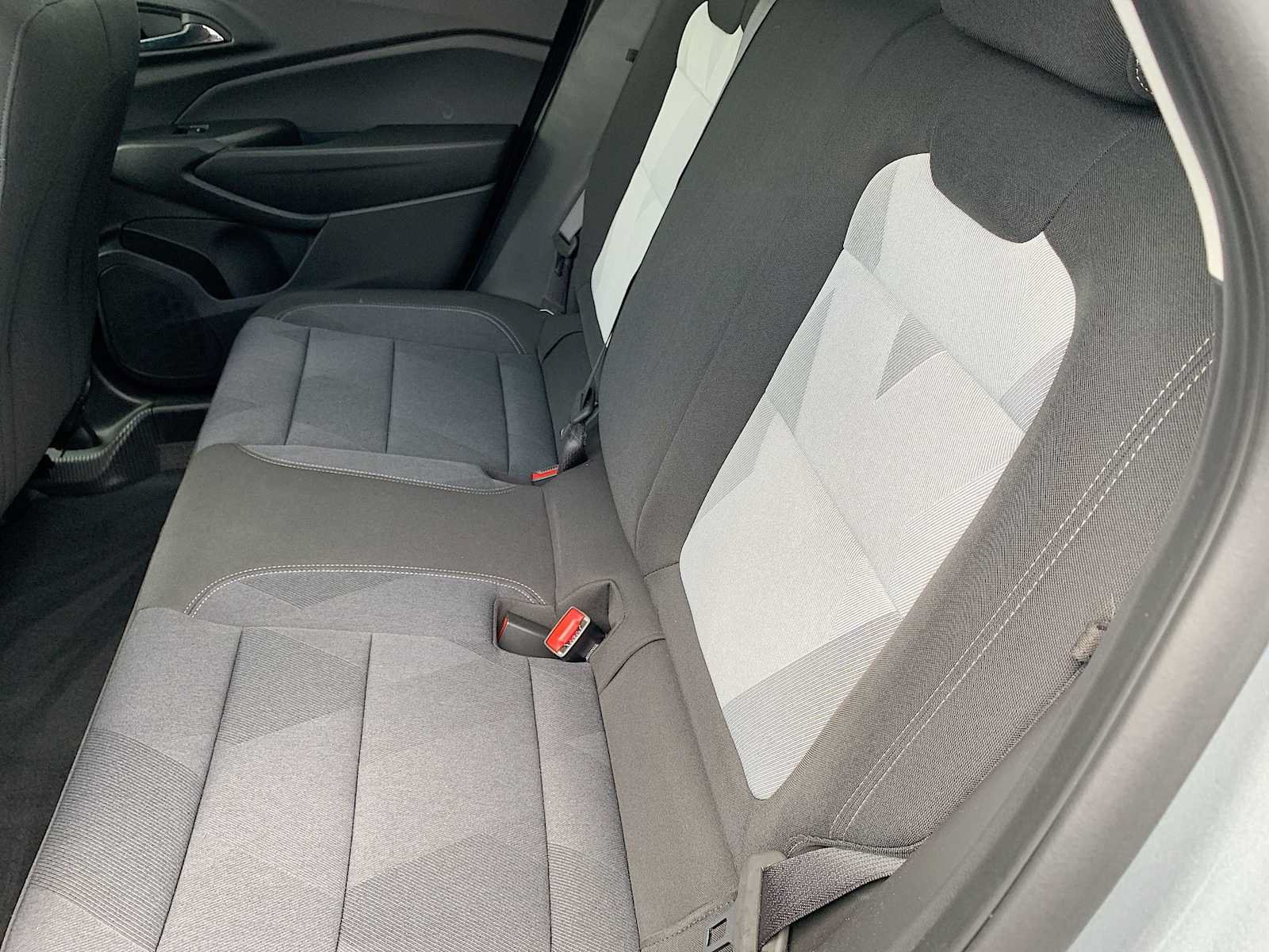Certified 2025 Chevrolet Trax LS w/ LS Convenience Package FWD image 21