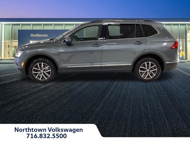 Used 2020 Volkswagen Tiguan SE w/ Panoramic Sunroof Package AWD/4WD image 2