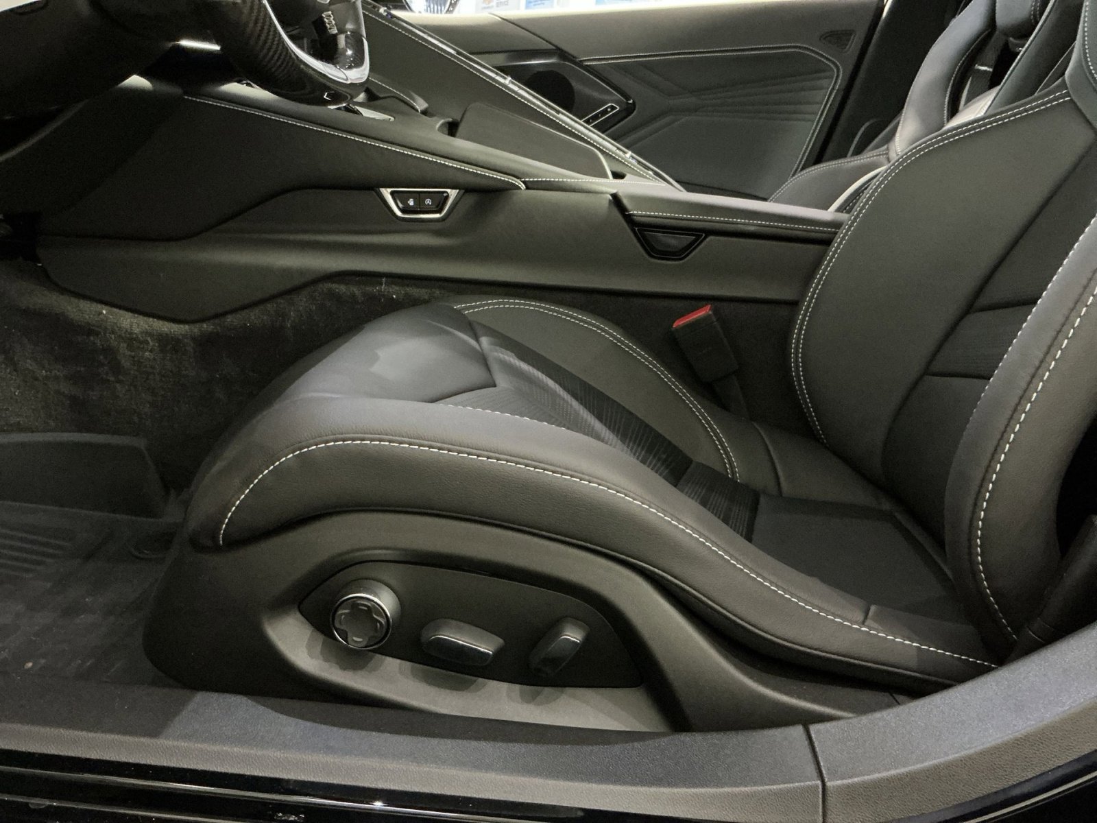 New 2025 Chevrolet Corvette E-Ray image 22