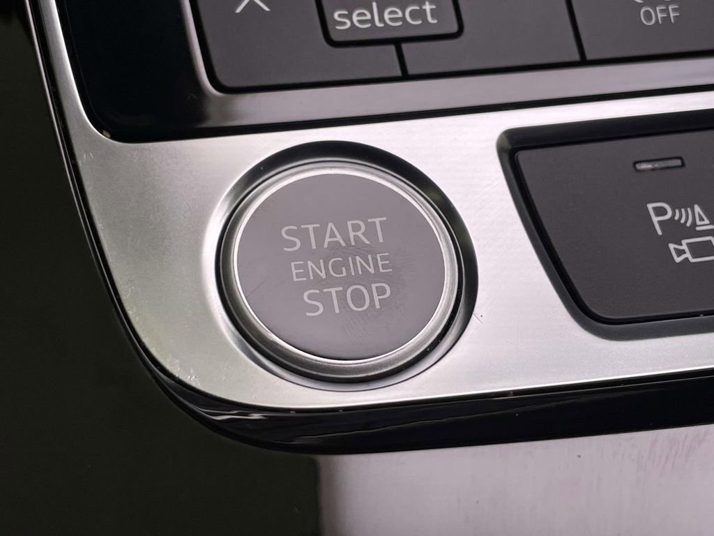 Certified 2025 Audi Q7 3.0T Premium Plus image 45