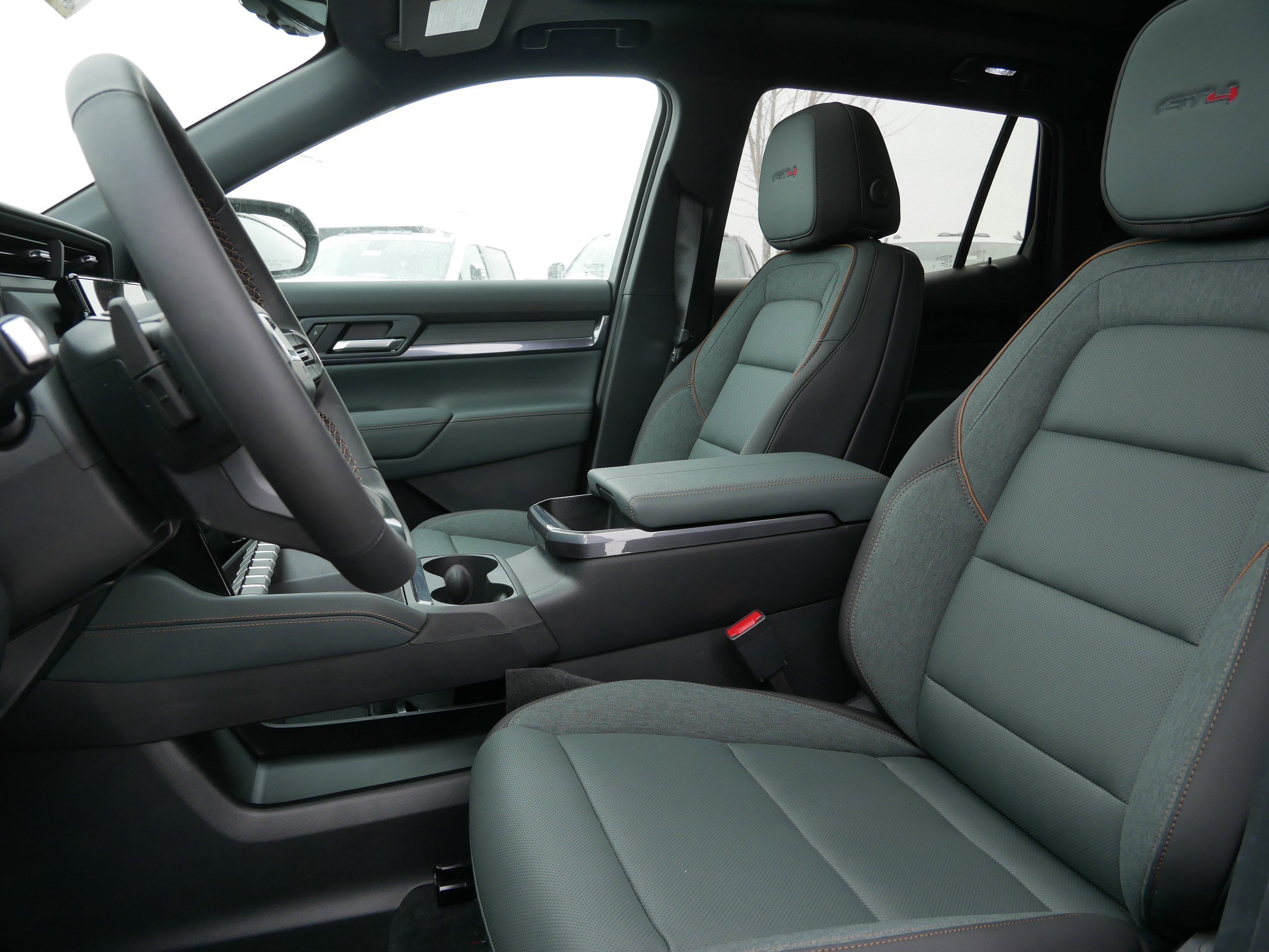 New 2026 GMC Terrain AT4 w/ Technology Package II AWD/4WD image 4