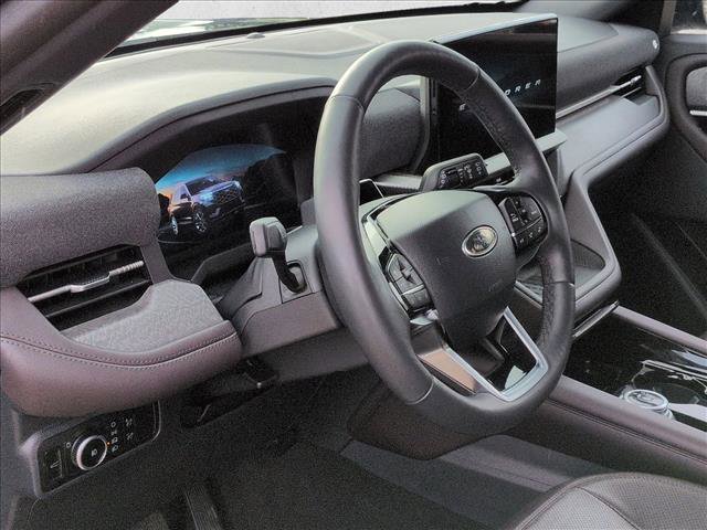 Certified 2025 Ford Explorer Platinum w/ LUX Leather Package image 10