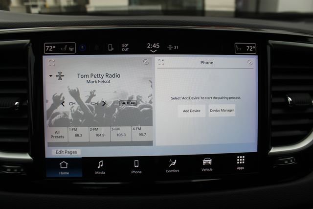 Used 2024 Chrysler Pacifica Touring-L image 19