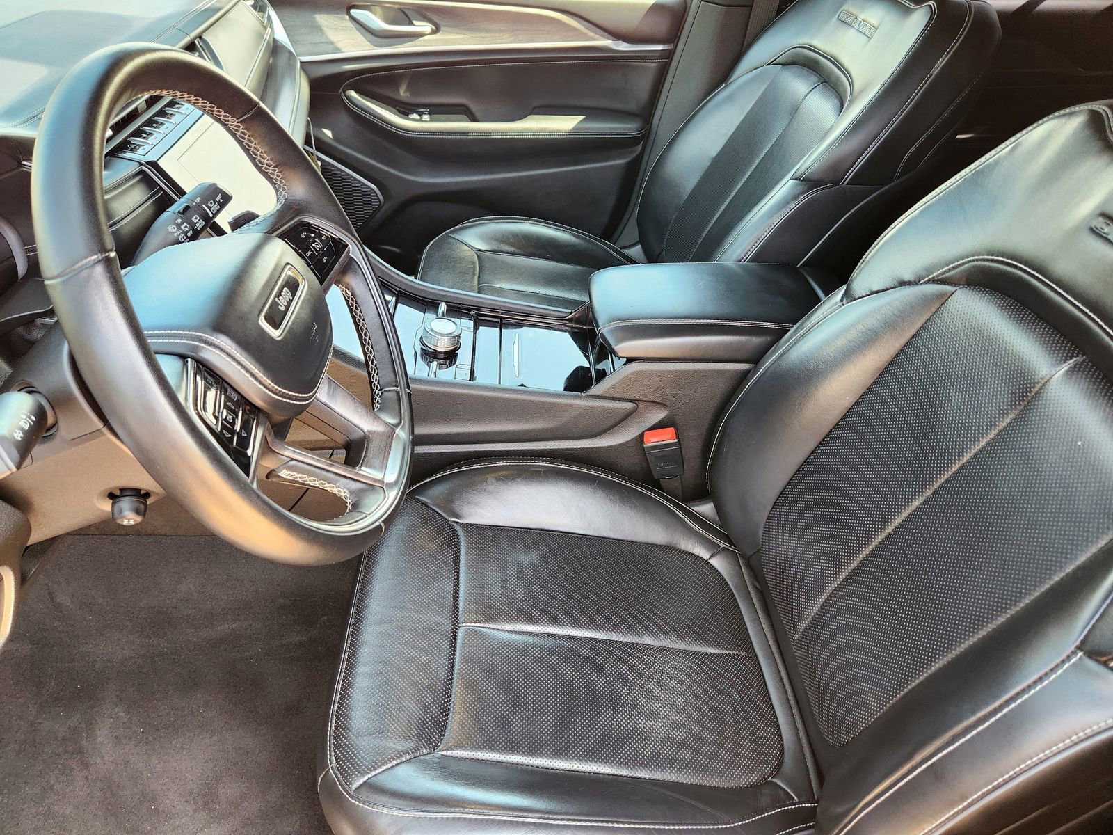 Used 2022 Jeep Grand Cherokee Overland image 23