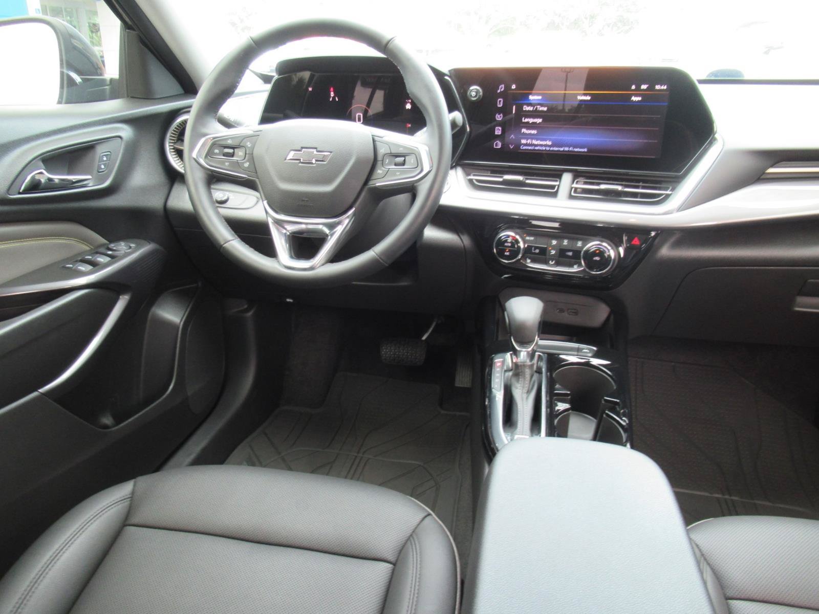 Used 2025 Chevrolet Trax ACTIV w/ Driver Confidence Package FWD image 14