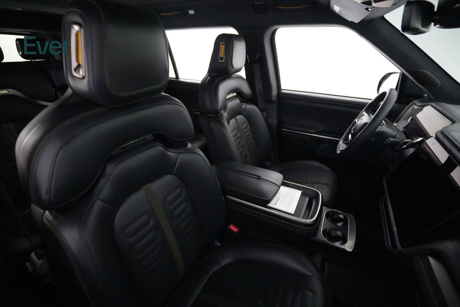 Used 2024 Rivian R1S Adventure image 23