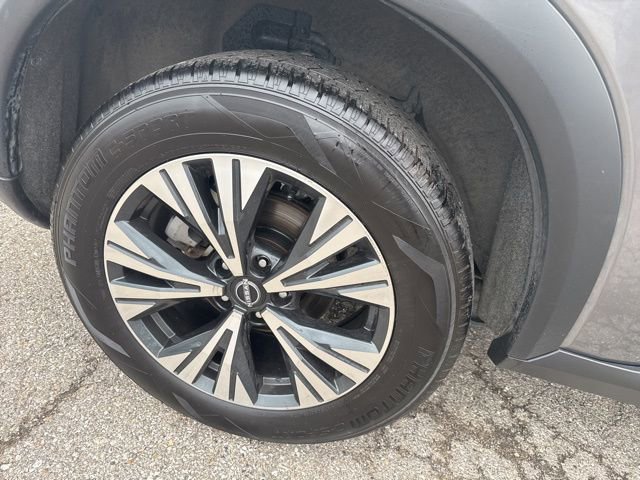 Used 2023 Nissan Rogue SV image 6