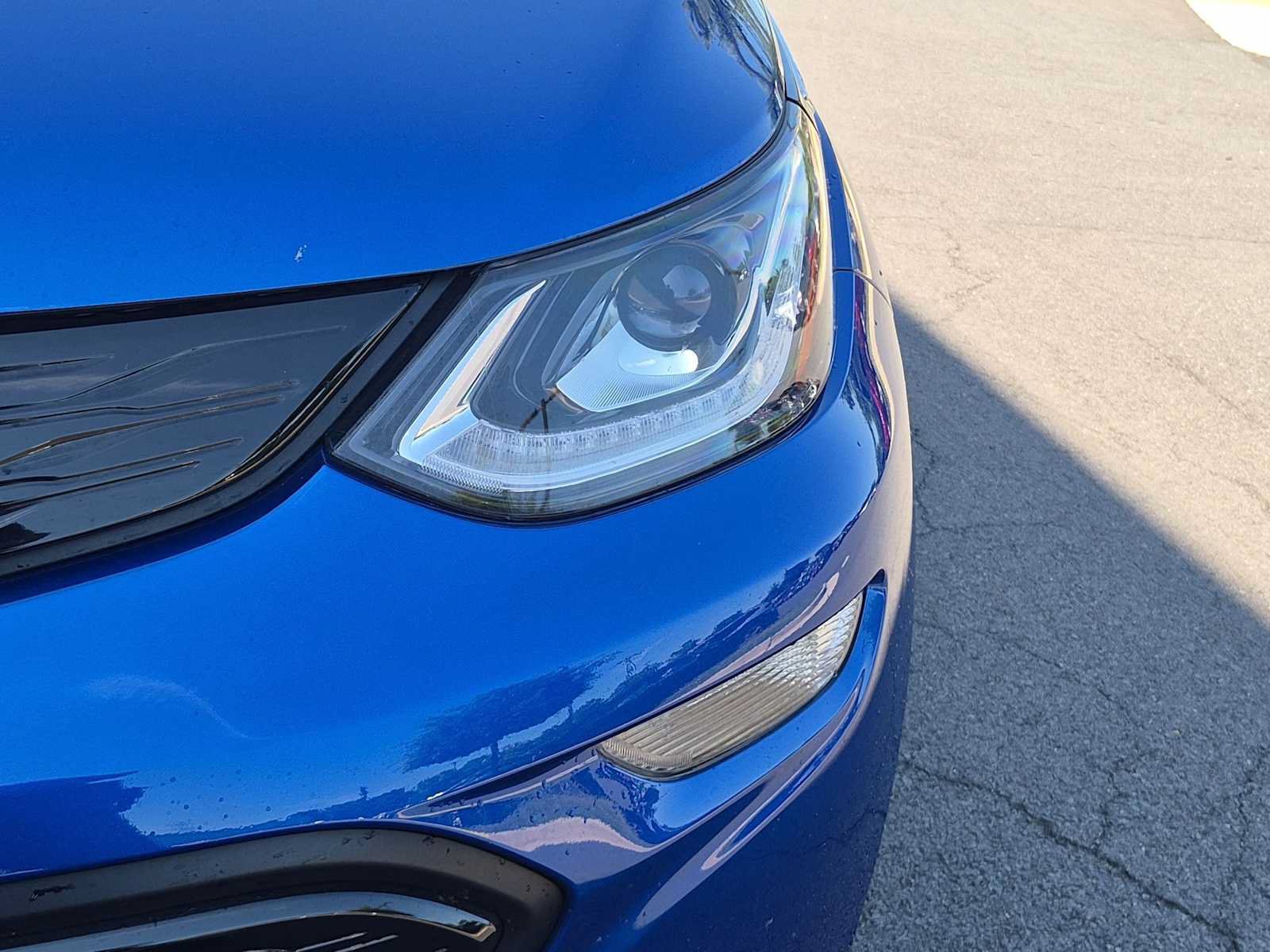 Used 2020 Chevrolet Bolt Premier w/ Infotainment Package FWD image 11