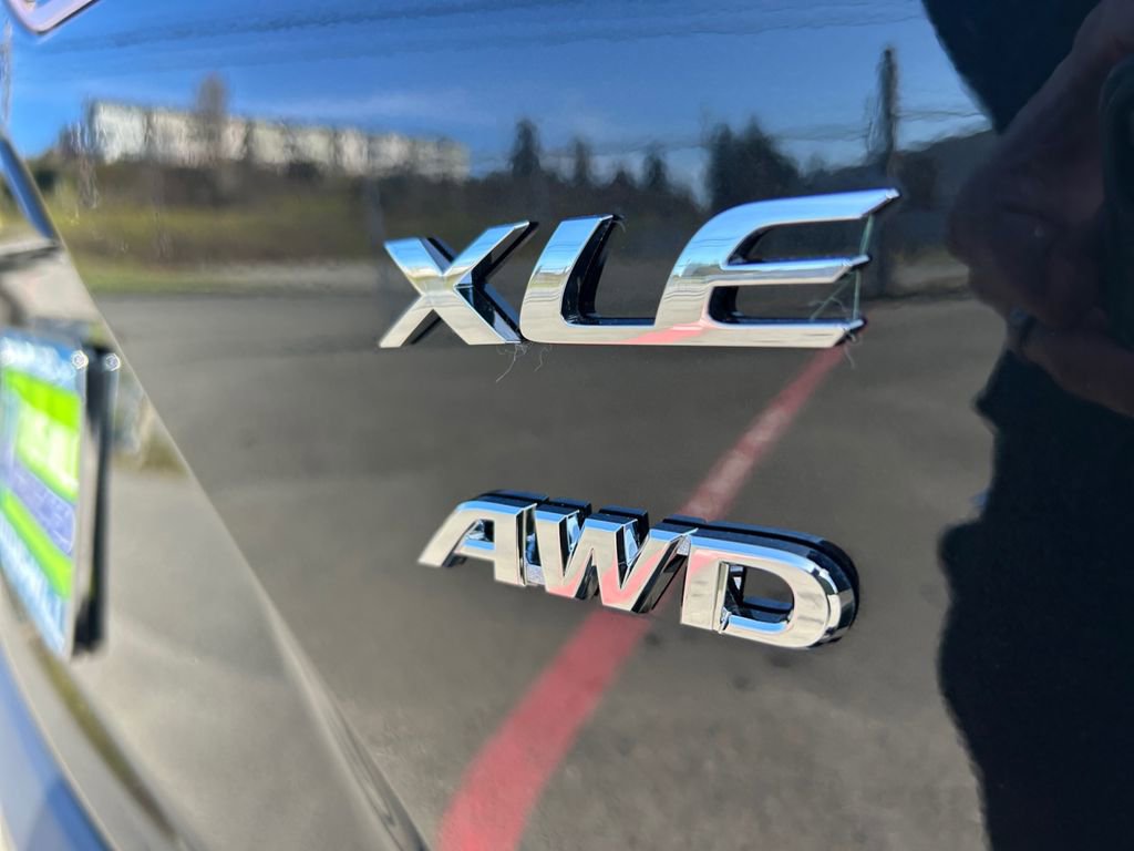 Used 2026 Toyota Corolla Cross XLE w/ Convenience Package image 32