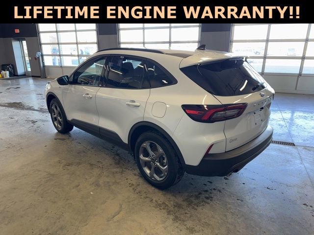 Used 2025 Ford Escape ST-Line w/ Cold Weather Package image 6