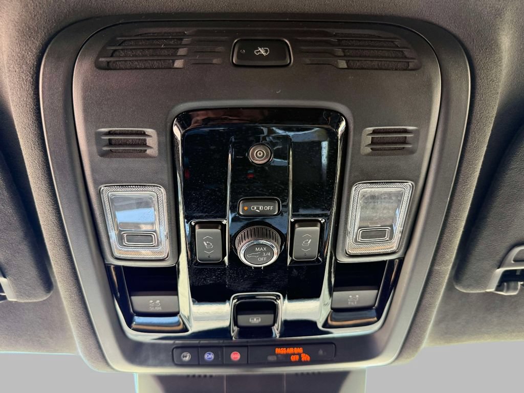 Used 2026 Cadillac Escalade ESV Platinum Sport w/ LPO, ONYX Package AWD/4WD image 29