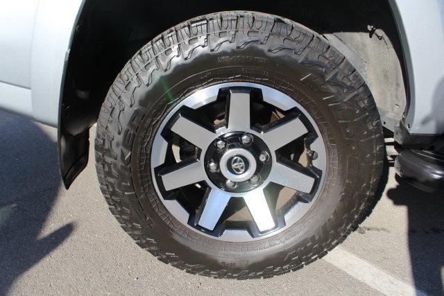 Certified 2024 Toyota 4Runner TRD Off-Road Premium w/ Moonroof Package AWD/4WD image 10