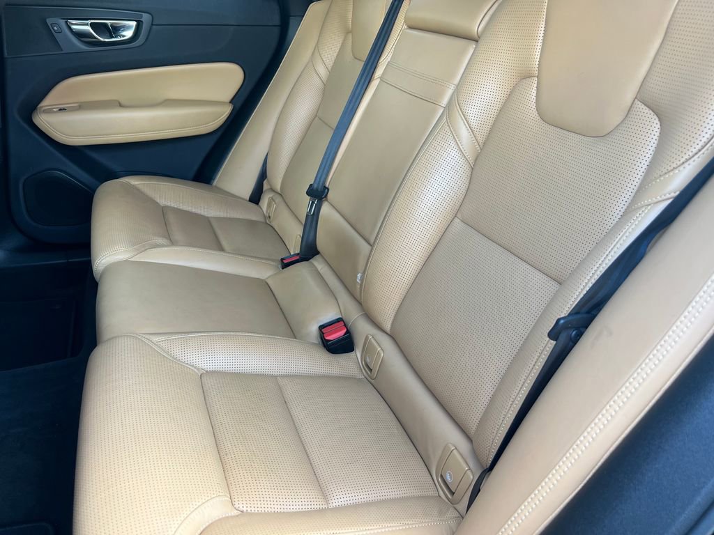 Used 2019 Volvo XC60 T5 Inscription AWD/4WD image 15