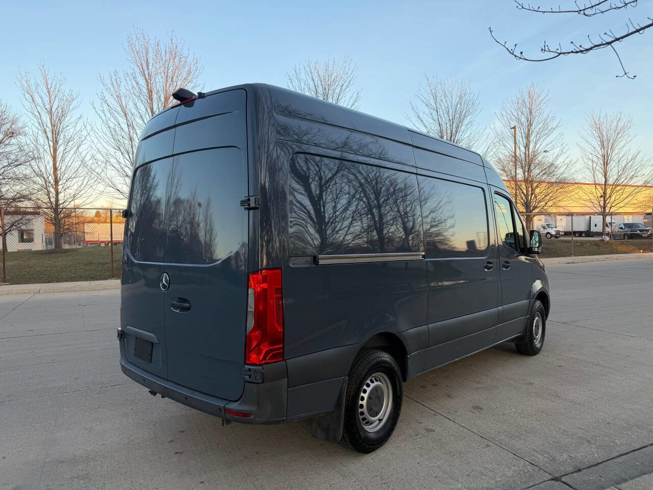 Used 2019 Mercedes-Benz Sprinter 144 image 5