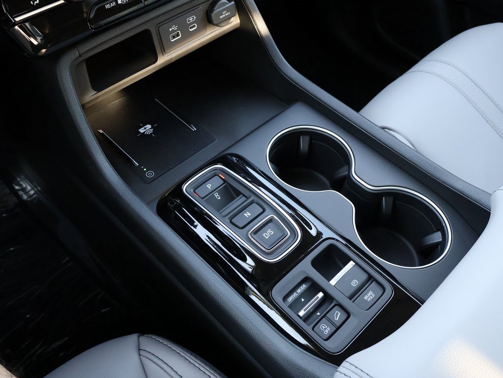 New 2025 Honda Pilot Touring image 18