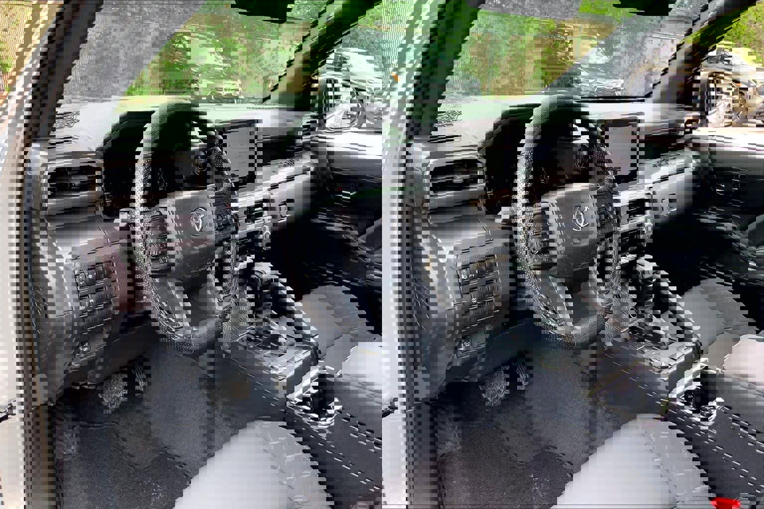 Used 2025 Toyota Tacoma SR5 image 17