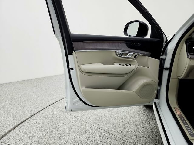 New 2026 Volvo XC90 T8 Ultra w/ Lounge Package image 27