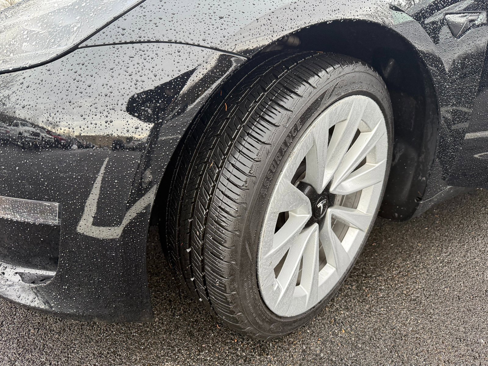 Used 2023 Tesla Model 3 Standard Range image 9