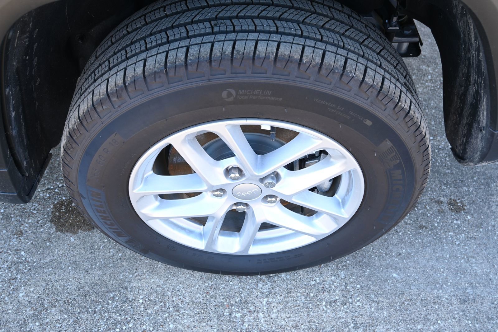 New 2025 Jeep Grand Cherokee L Laredo image 6