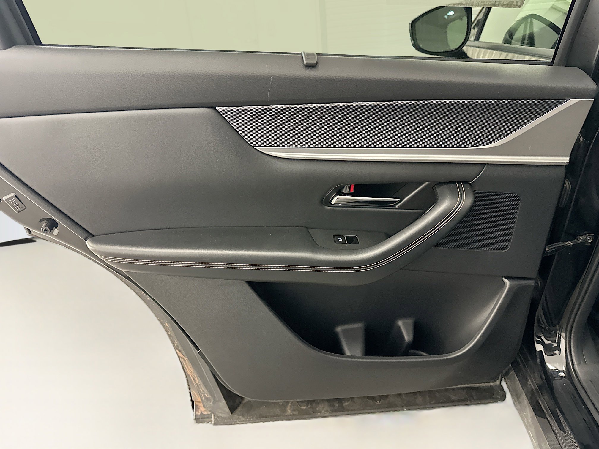 Used 2025 MAZDA CX-90 3.3 Turbo w/ Premium Sport Pkg image 28