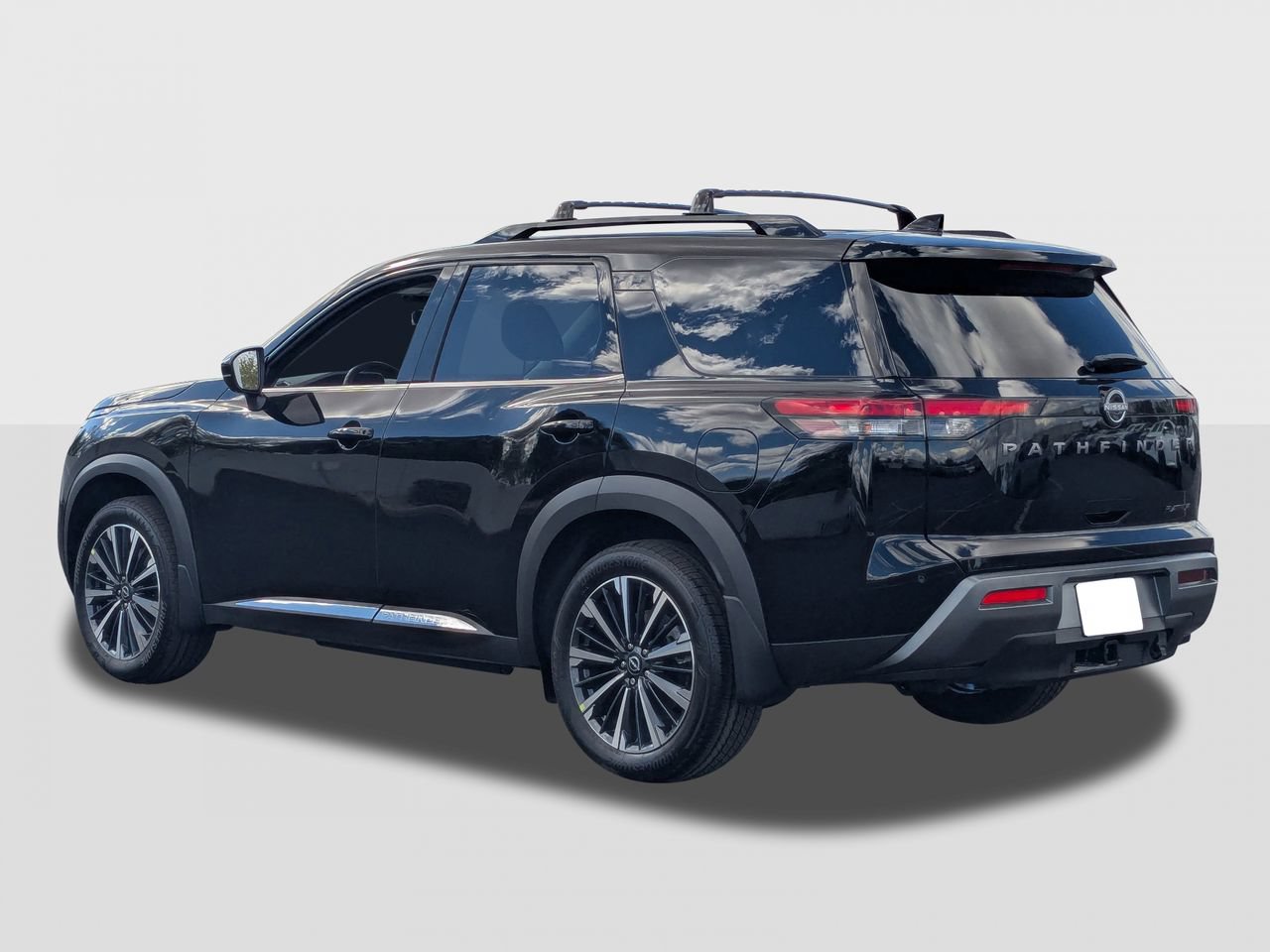 New 2026 Nissan Pathfinder Platinum FWD image 3