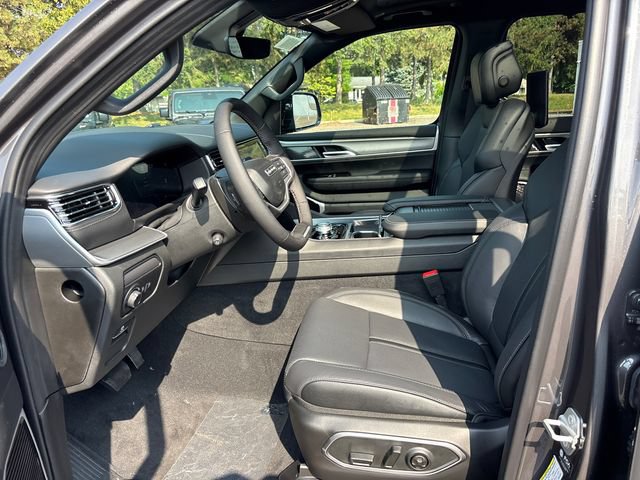 New 2026 Jeep Grand Wagoneer L Limited AWD/4WD image 6