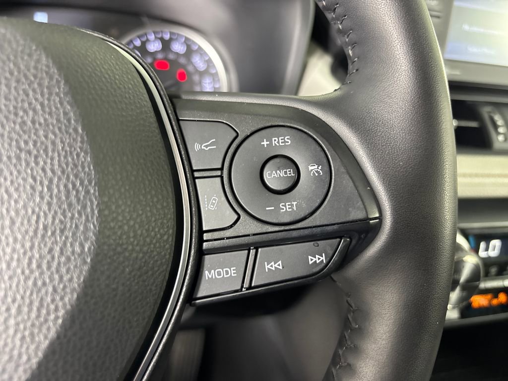 Certified 2022 Toyota RAV4 XLE Premium AWD/4WD image 14