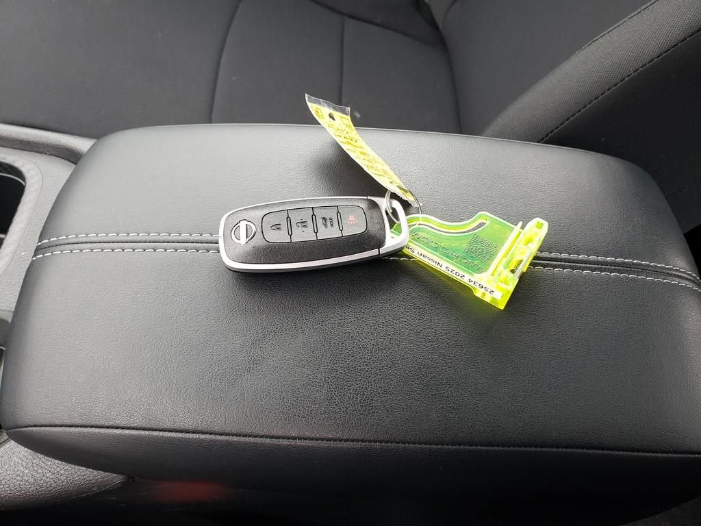 Certified 2025 Nissan Sentra S FWD image 31