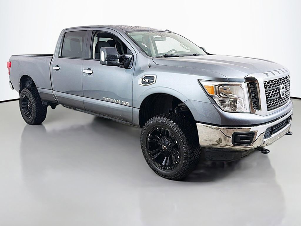 Used 2017 Nissan Titan SV image 2
