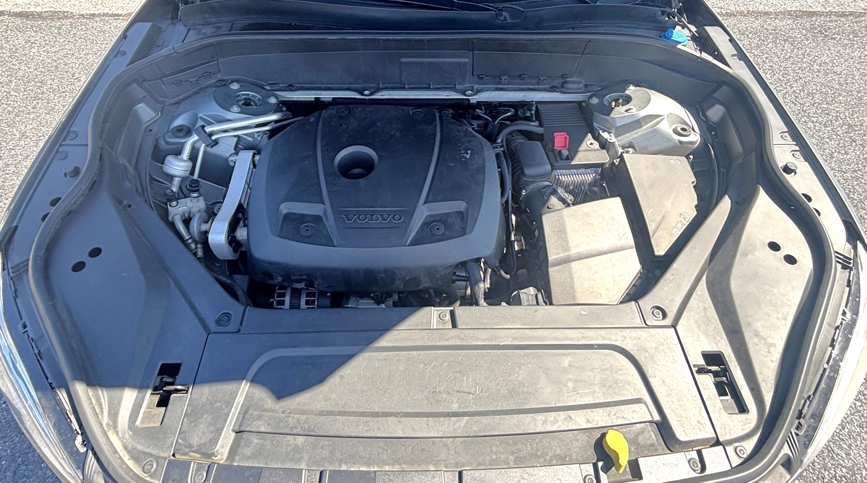 Used 2016 Volvo XC90 T6 Momentum image 33
