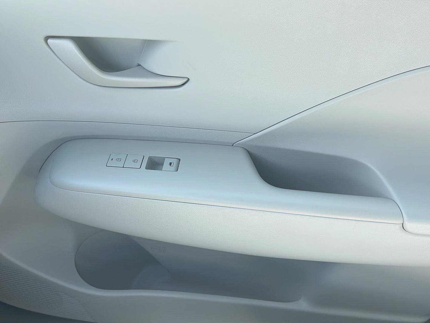 Certified 2024 Hyundai Kona SE FWD image 31