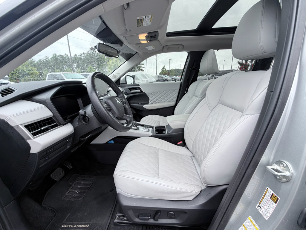 Used 2024 Mitsubishi Outlander SEL FWD image 17
